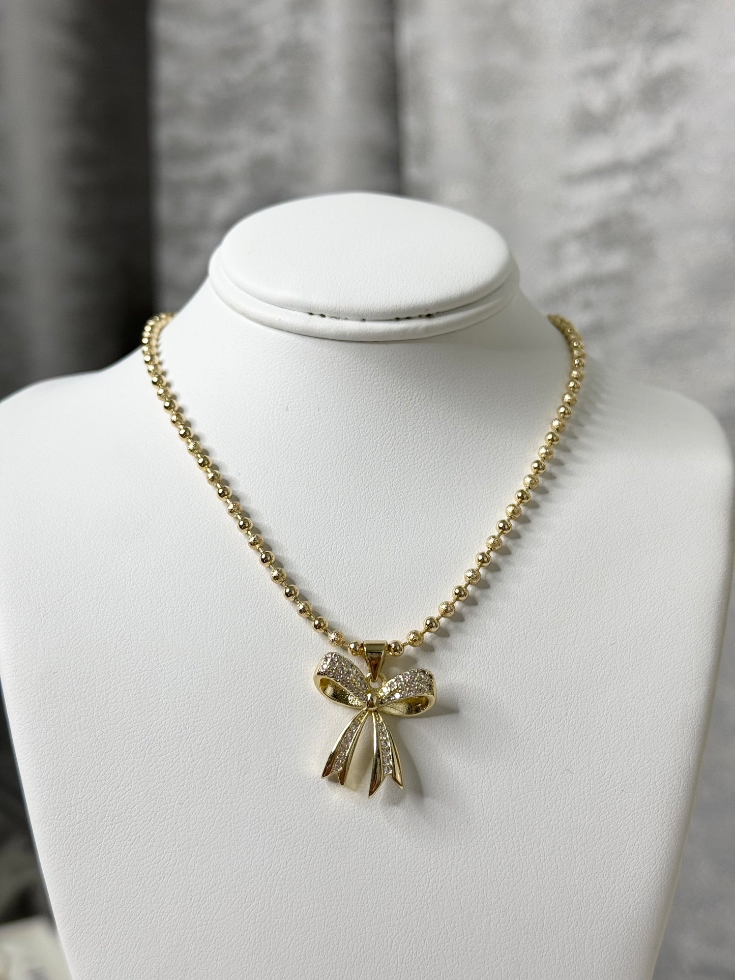 Bow Necklace